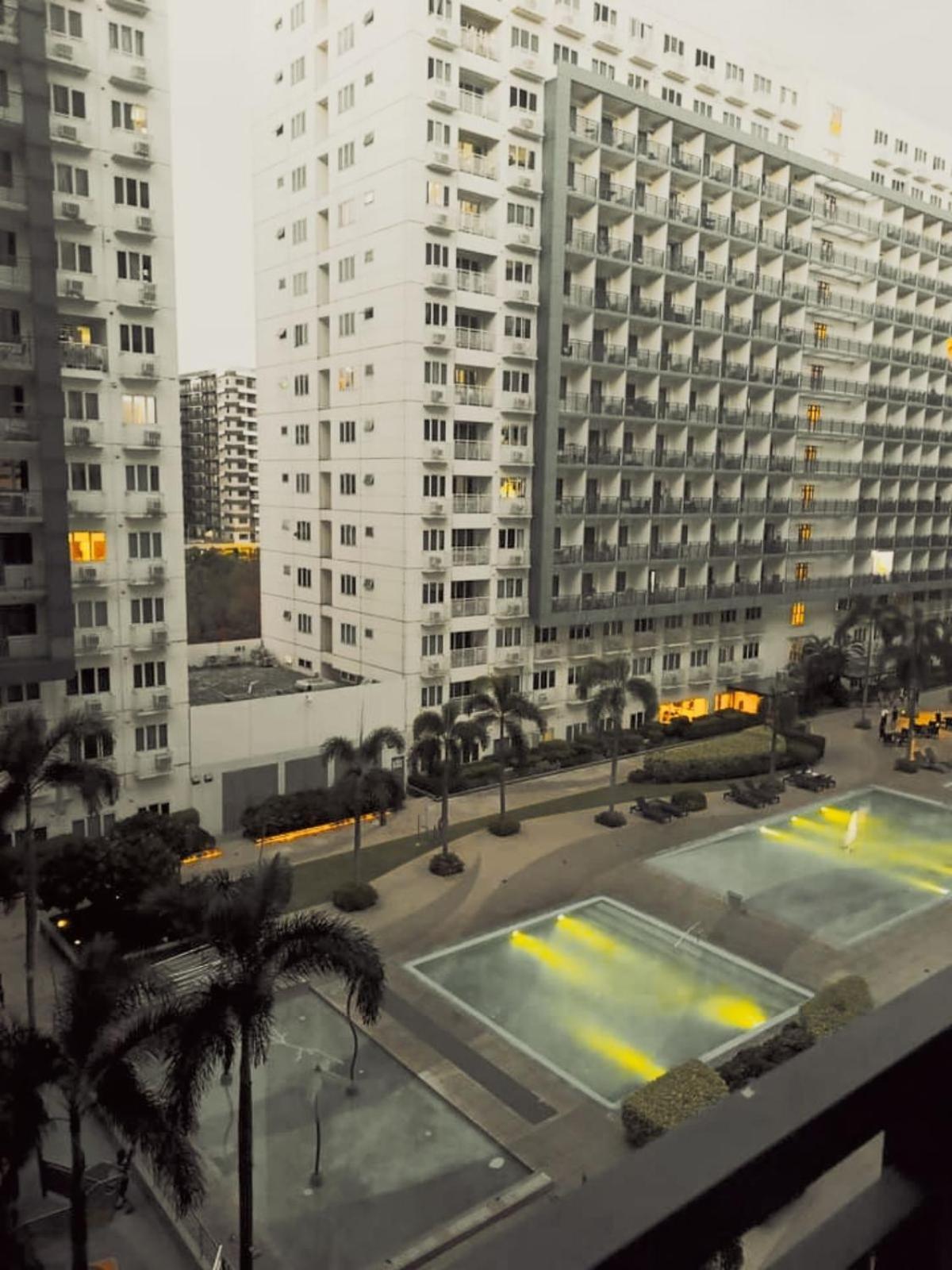 Rm Condostaycation Near Moa *