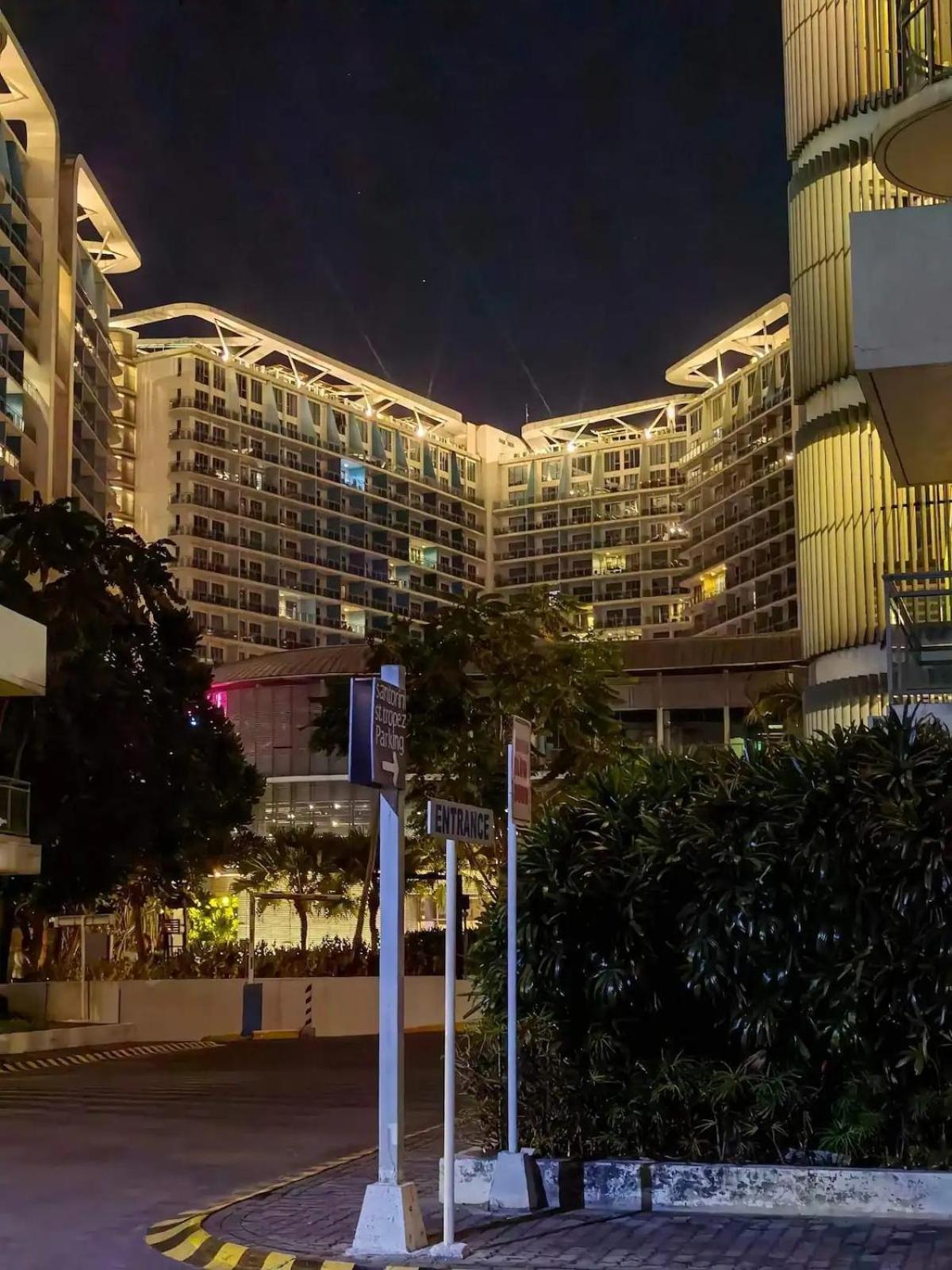 Beach Front Living In The Heart Of The City, Azure Residences Apartment