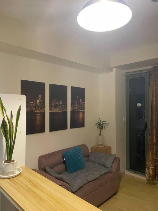 Soho 1 Bedroom With Balcony Near Mrt Edsa Shaw Pioneer Greenfields Sm Megamall Ortigas Apartment Manila