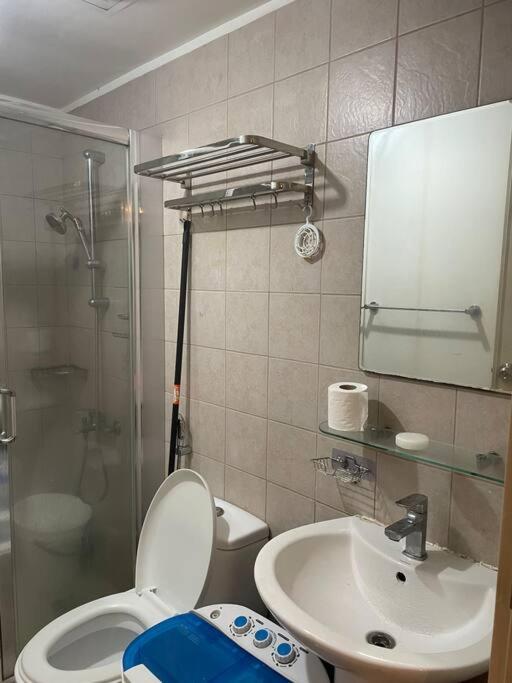 Soho 1 Bedroom With Balcony Near Mrt Edsa Shaw Pioneer Greenfields Sm Megamall Ortigas * Manila