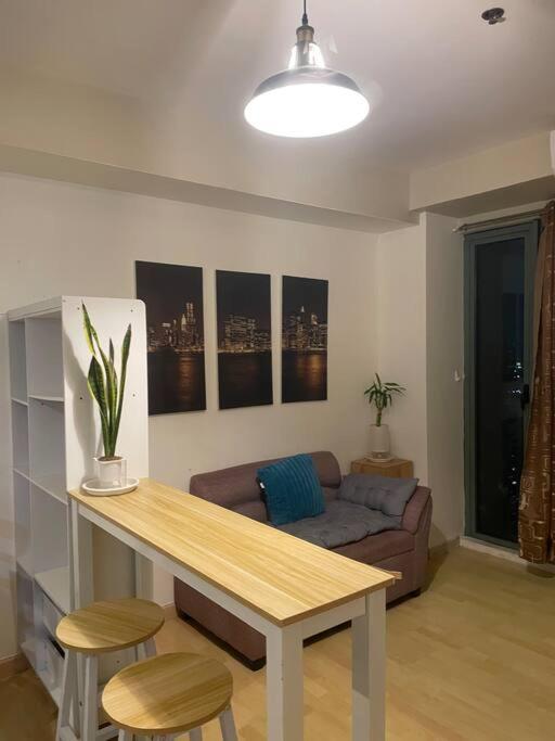 Soho 1 Bedroom With Balcony Near Mrt Edsa Shaw Pioneer Greenfields Sm Megamall Ortigas * Manila