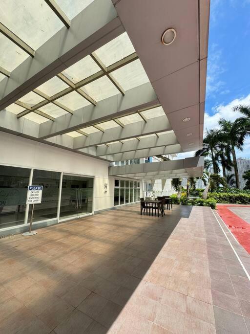 Cozy By The Mrt & Light Mall Experience Comfort And Convenience Manila