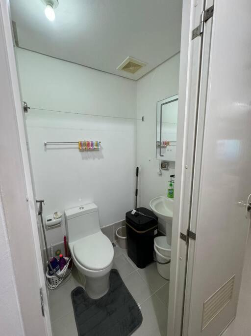 Apartment Cozy By The Mrt & Light Mall Experience Comfort And Convenience *