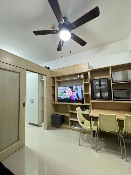 Cozy By The Mrt & Light Mall Experience Comfort And Convenience * Manila