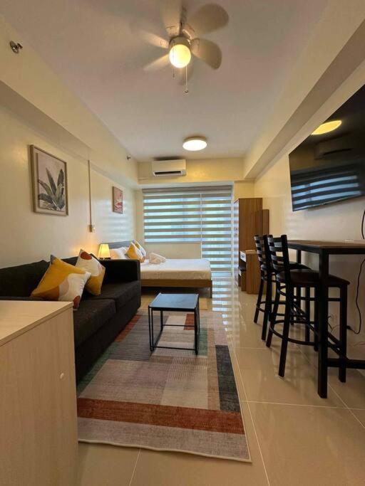 The Life - Level 42 At Makati Manila