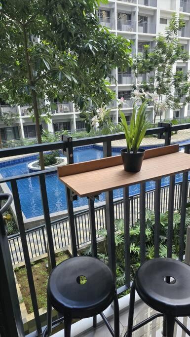 Shore 2 Tower 3 Near Moa By Dei Gratia Manila