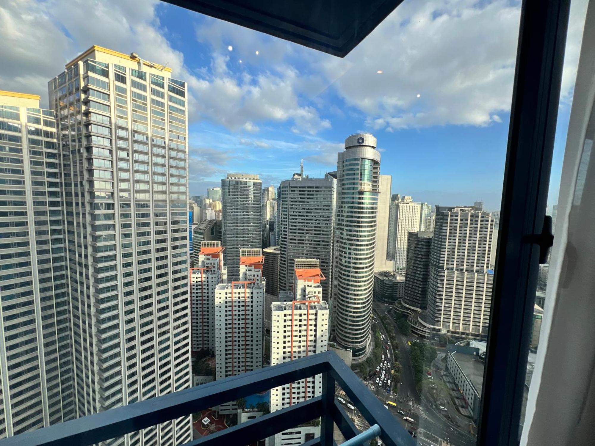 Am Condotel At Air Residences Apartment