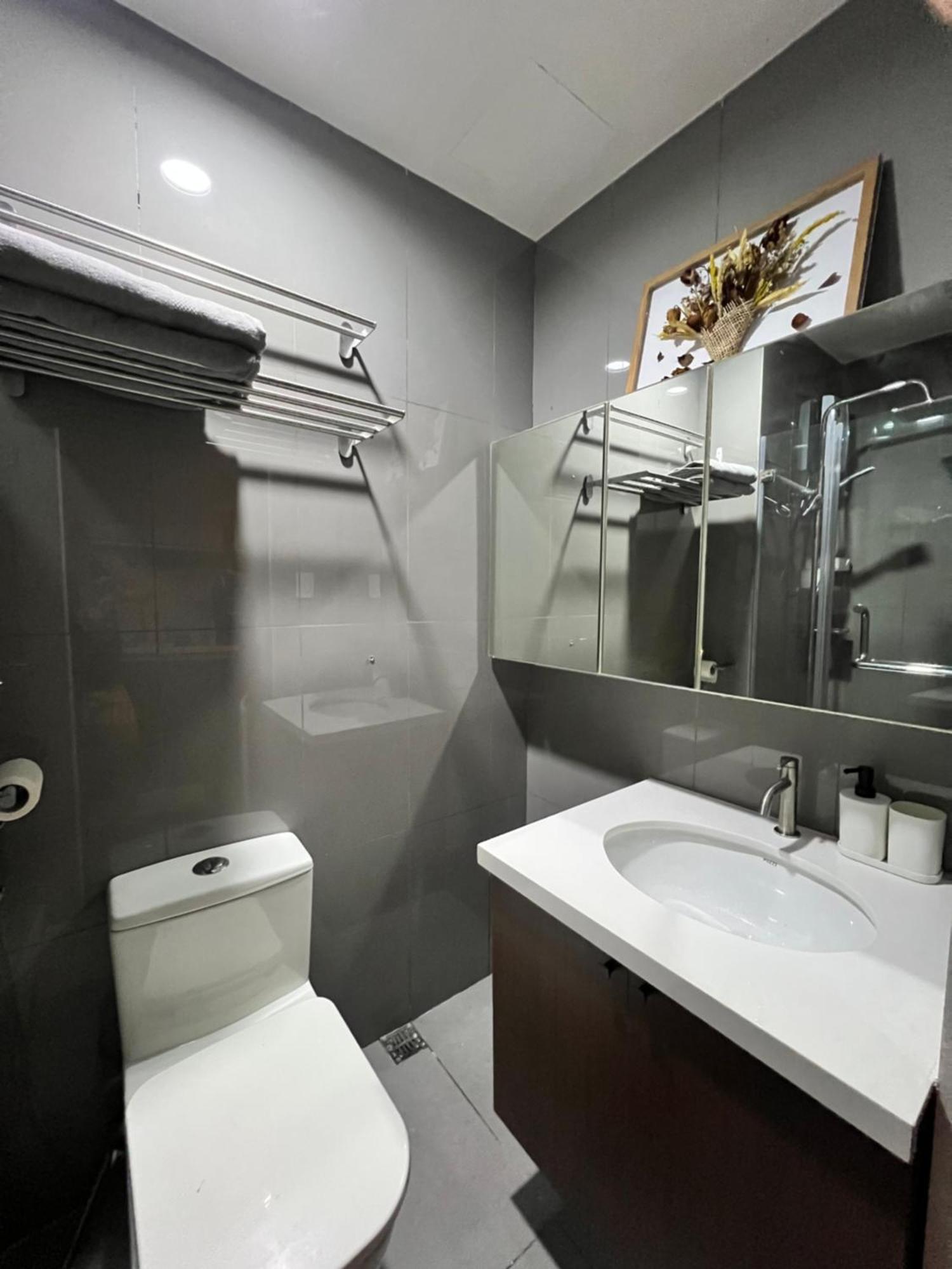 Am Condotel At Air Residences *