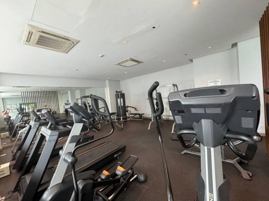Apartment Cozi Chic Uptown Getaway Bgc