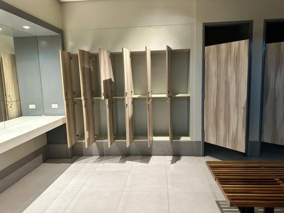 Cozi Chic Uptown Getaway Bgc * Manila