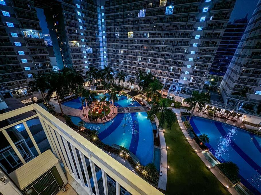 Pool View 1br 2-4 Guests, 5 Mins To Mall Of * Manila