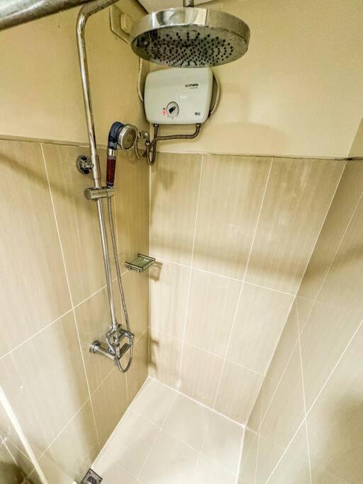 Apartment Pool View 1br 2-4 Guests, 5 Mins To Mall Of Manila