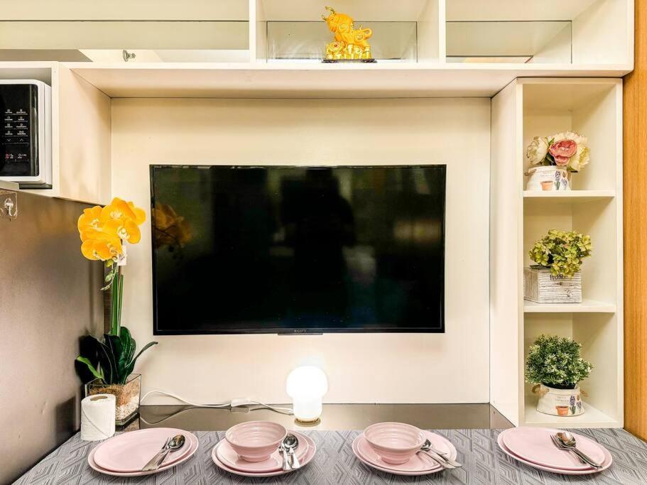 Apartment Pool View 1br 2-4 Guests, 5 Mins To Mall Of Manila