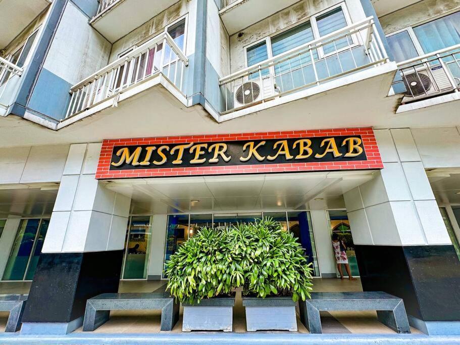 Apartment Pool View 1br 2-4 Guests, 5 Mins To Mall Of