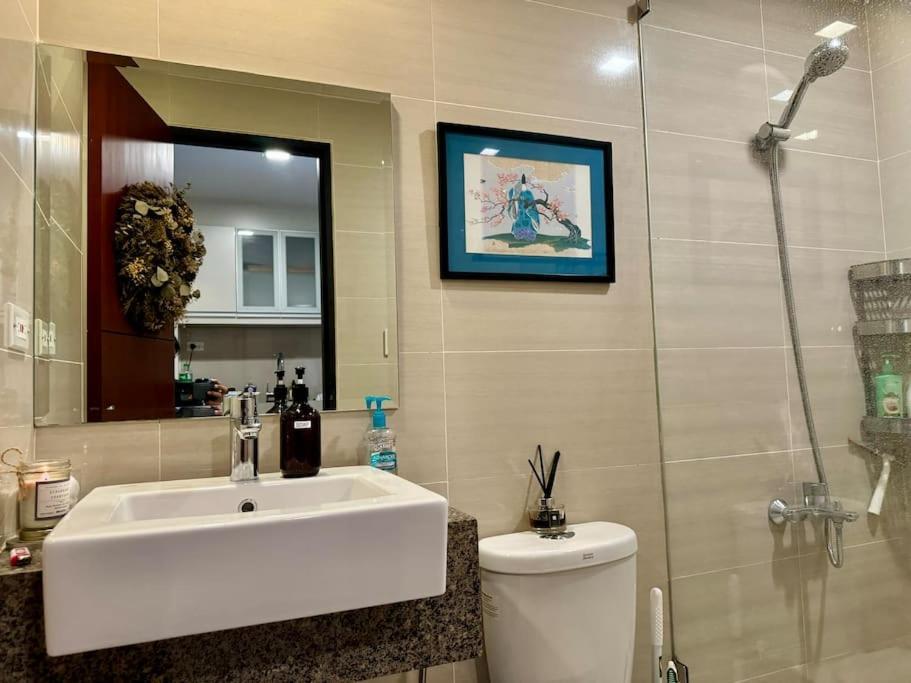 Bgc 1br Unit Linked To Uptown Mall With Own Parking Apartment Manila