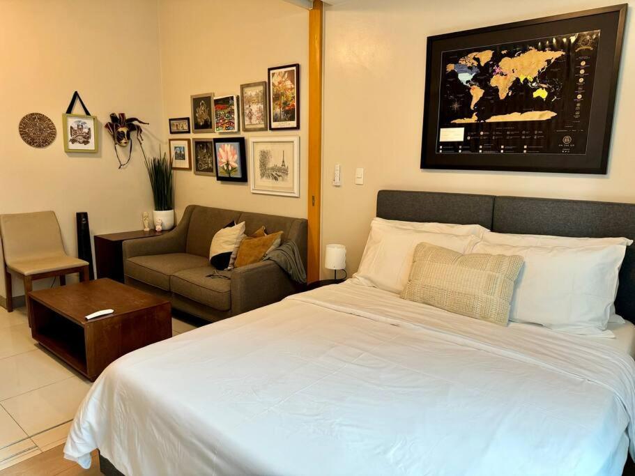 Bgc 1br Unit Linked To Uptown Mall With Own Parking Apartment Manila