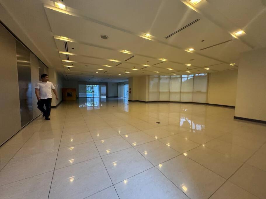 Apartment The Loft 39i Twin Oaks Place Manila