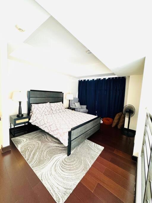 The Loft 39i Twin Oaks Place *