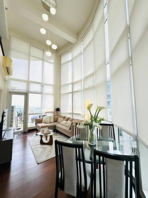 Apartment The Loft 39i Twin Oaks Place Manila