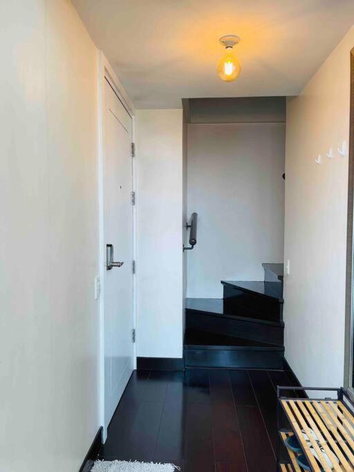The Loft 39i Twin Oaks Place *