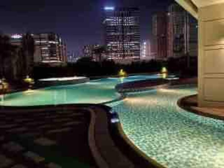 The Loft 39i Twin Oaks Place Apartment *