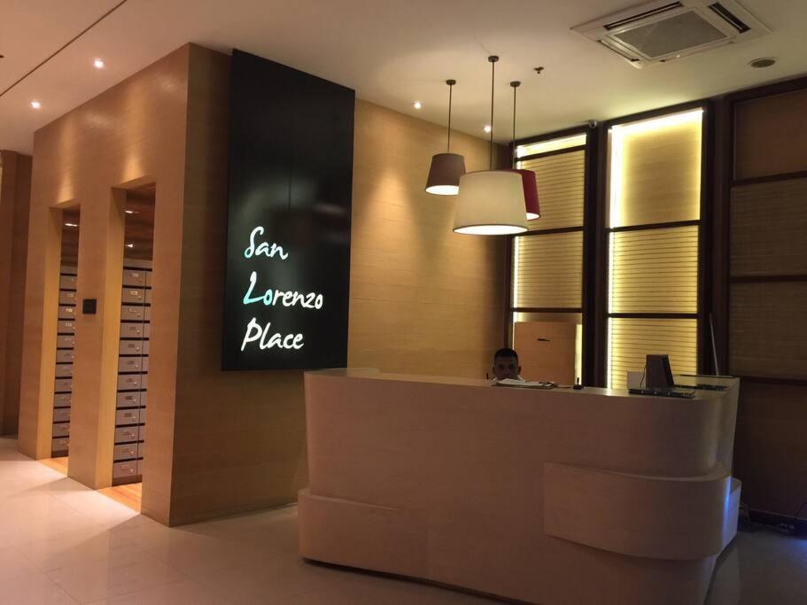 Ram's Crib At San Lorenzo's Place Manila