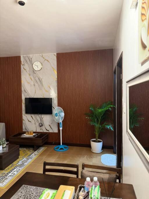 Apartment Ram's Crib At San Lorenzo's Place Manila