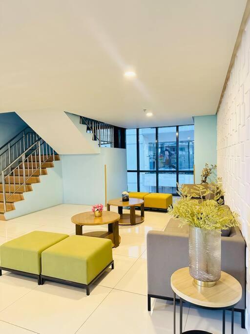 Modern Solace - The Florence 1br Apartment Manila