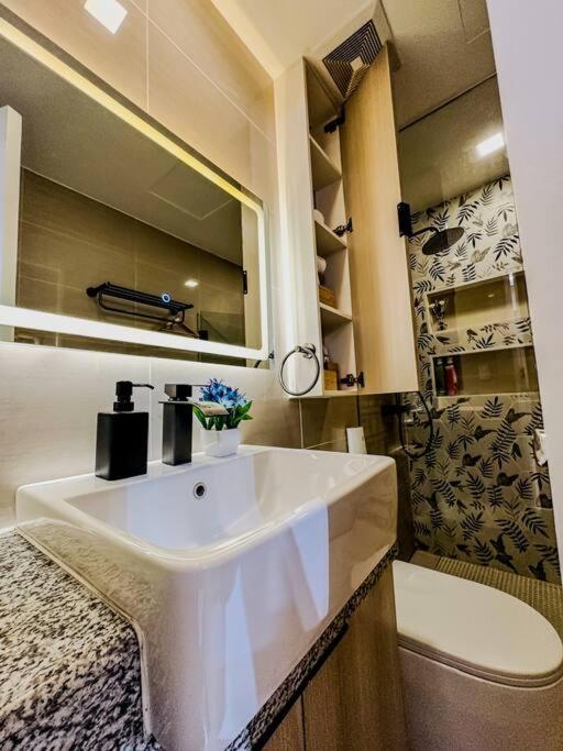 Modern Solace - The Florence 1br *