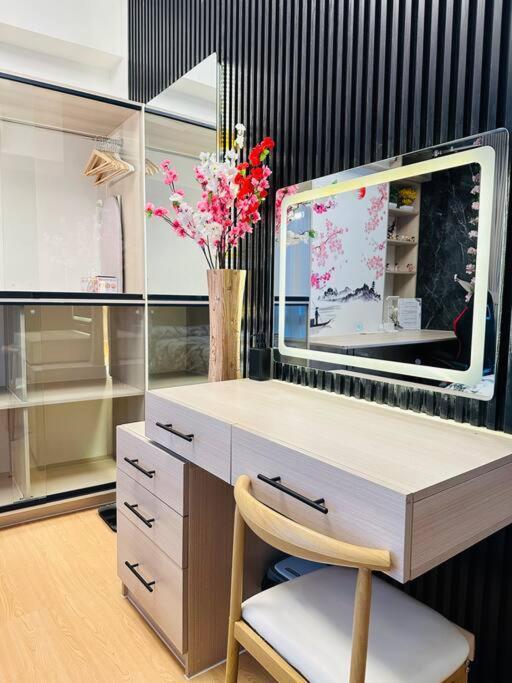 Modern Solace - The Florence 1br Apartment *