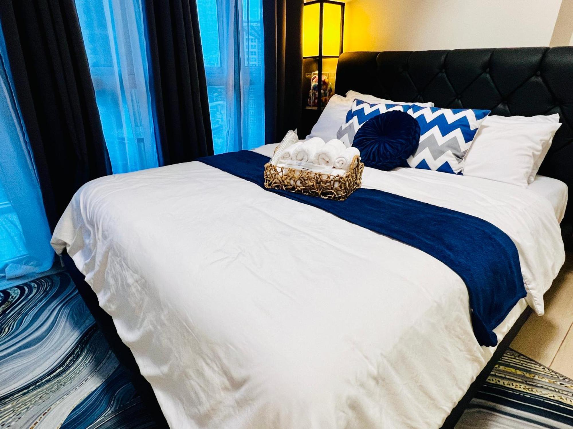 Bgc Luxury - Balcony, Pool, Wi-fi, View - 34 * Manila