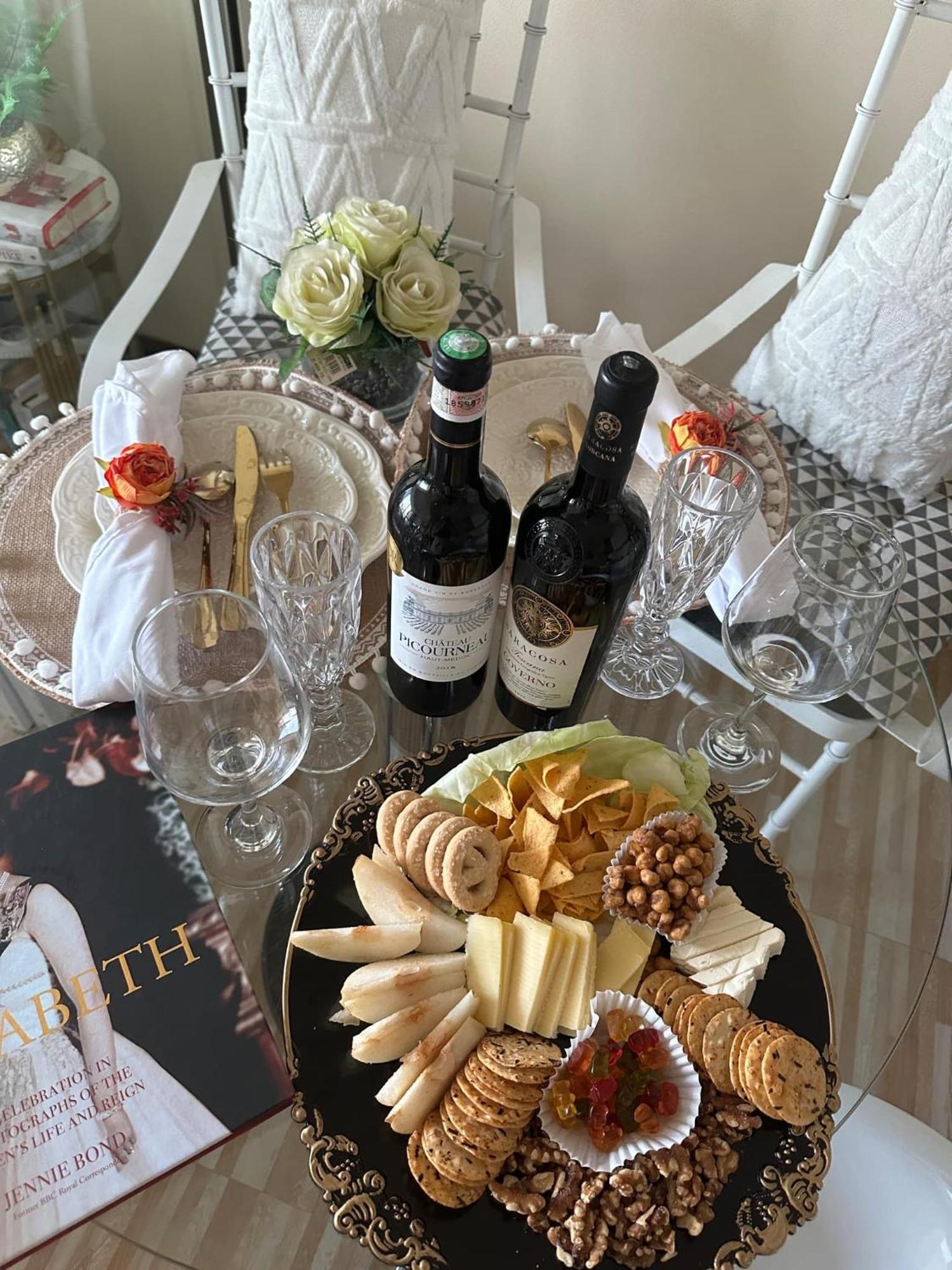 Azure Urban - St Tropez Tower Staycation Unit With A European Touch Apartment *