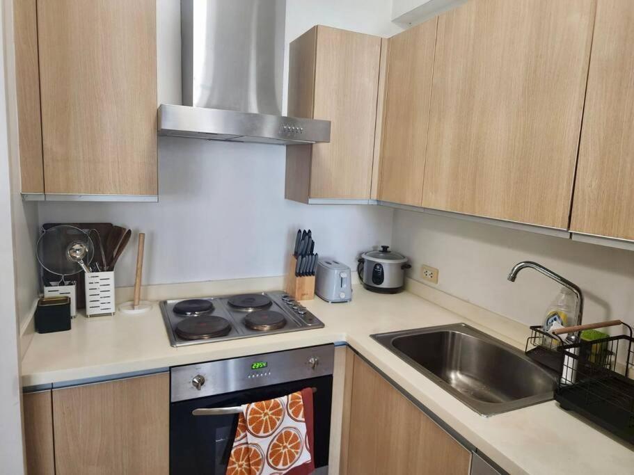 Elegant Family Retreat In The Heart Of Bgc Manila