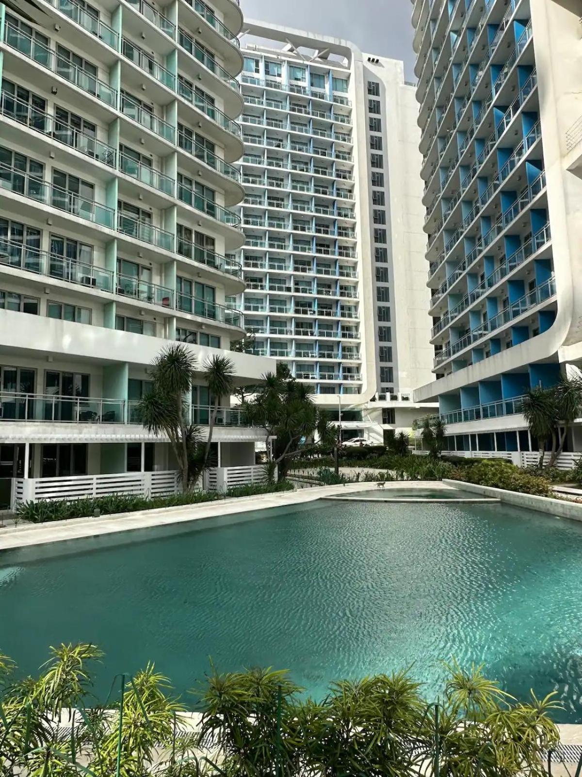 Azure Urban Residences By V'staycation