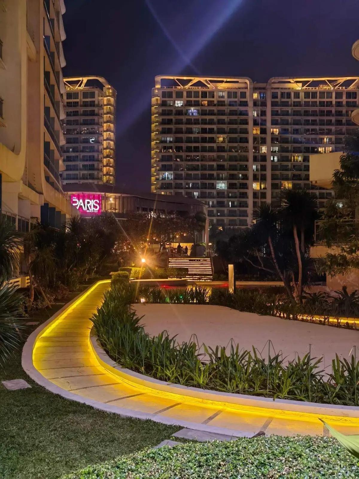 Azure Urban Residences By V'staycation *