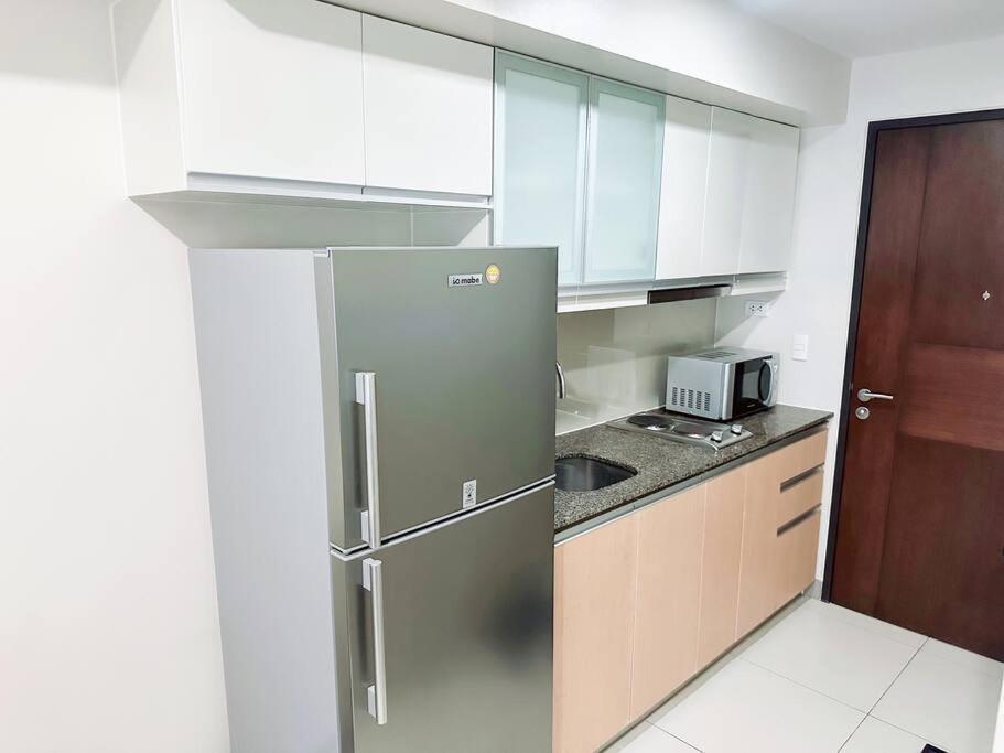 Luxury Place To In Bgc Apartment *