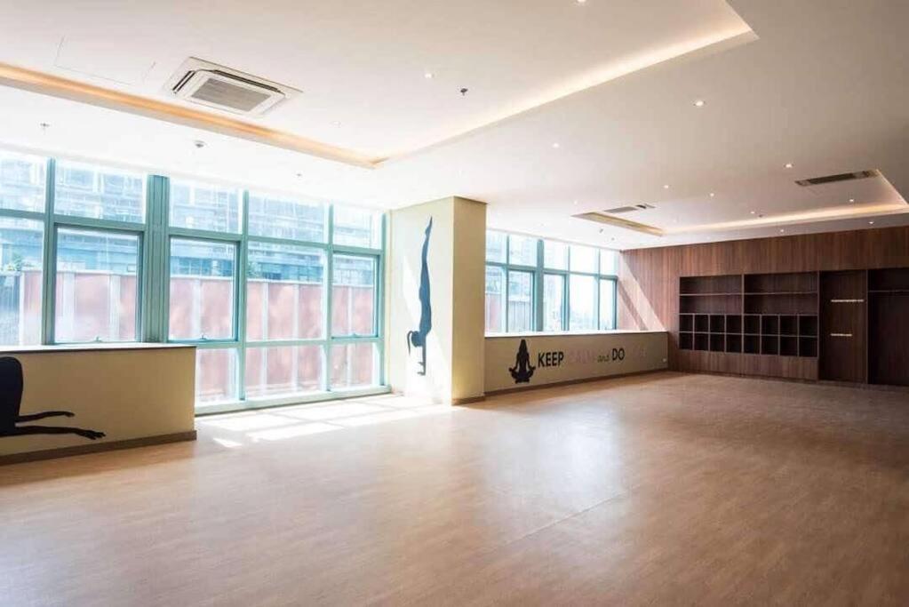 Luxury Place To In Bgc Apartment *