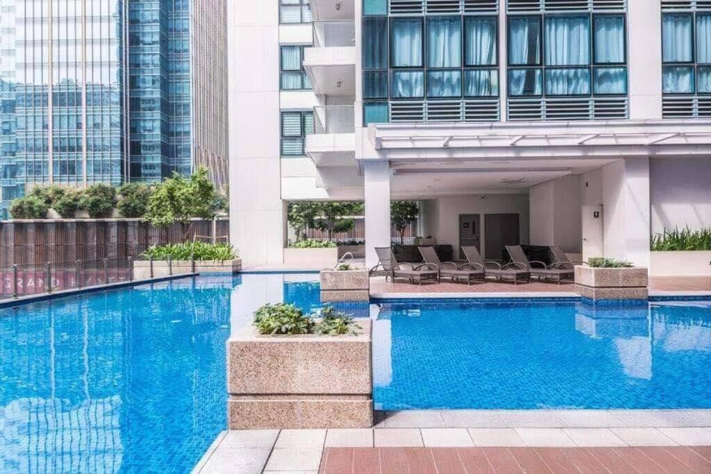 Luxury Place To In Bgc Apartment