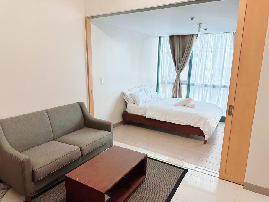 Apartment Luxury Place To In Bgc *