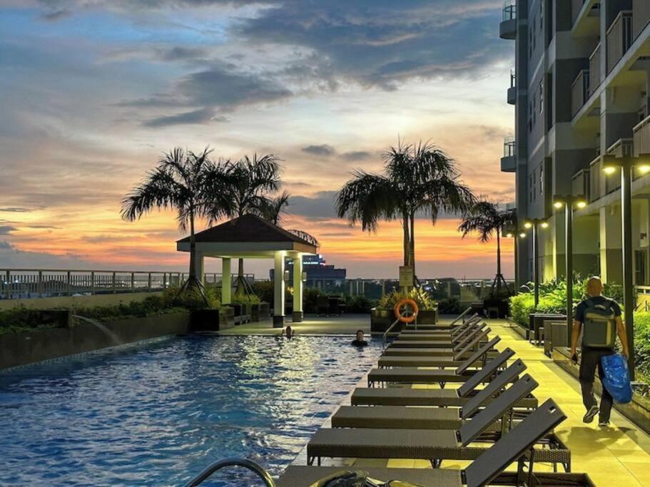 Luxurious Bayview 2br Near Moa Picc Ccp Free Wifi In Pasay * Manila
