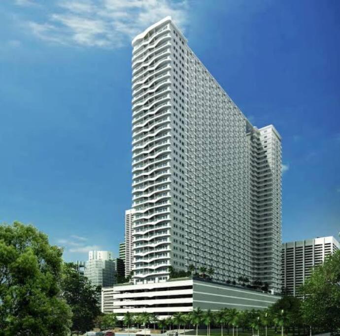 Luxurious Bayview 2br Near Moa Picc Ccp Free Wifi In Pasay