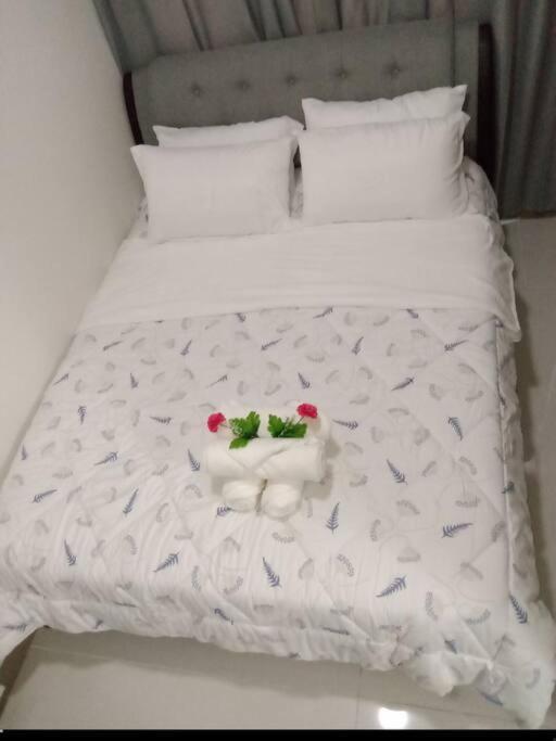 Luxurious Bayview 2br Near Moa Picc Ccp Free Wifi In Pasay Manila
