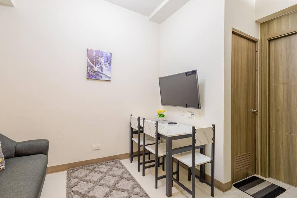 Apartment Luxurious Bayview 2br Near Moa Picc Ccp Free Wifi In Pasay