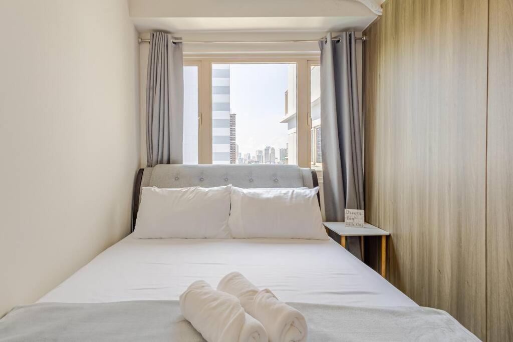Luxurious Bayview 2br Near Moa Picc Ccp Free Wifi In Pasay Apartment Manila