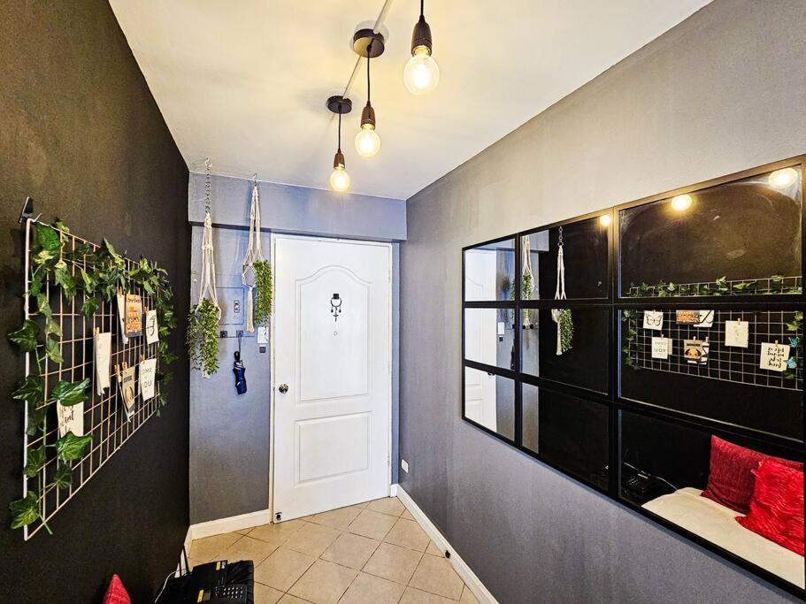 Pet-friendly Chic Near Acacia Estates & Bgc Apartment Manila