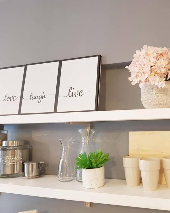 Pet-friendly Chic Near Acacia Estates & Bgc