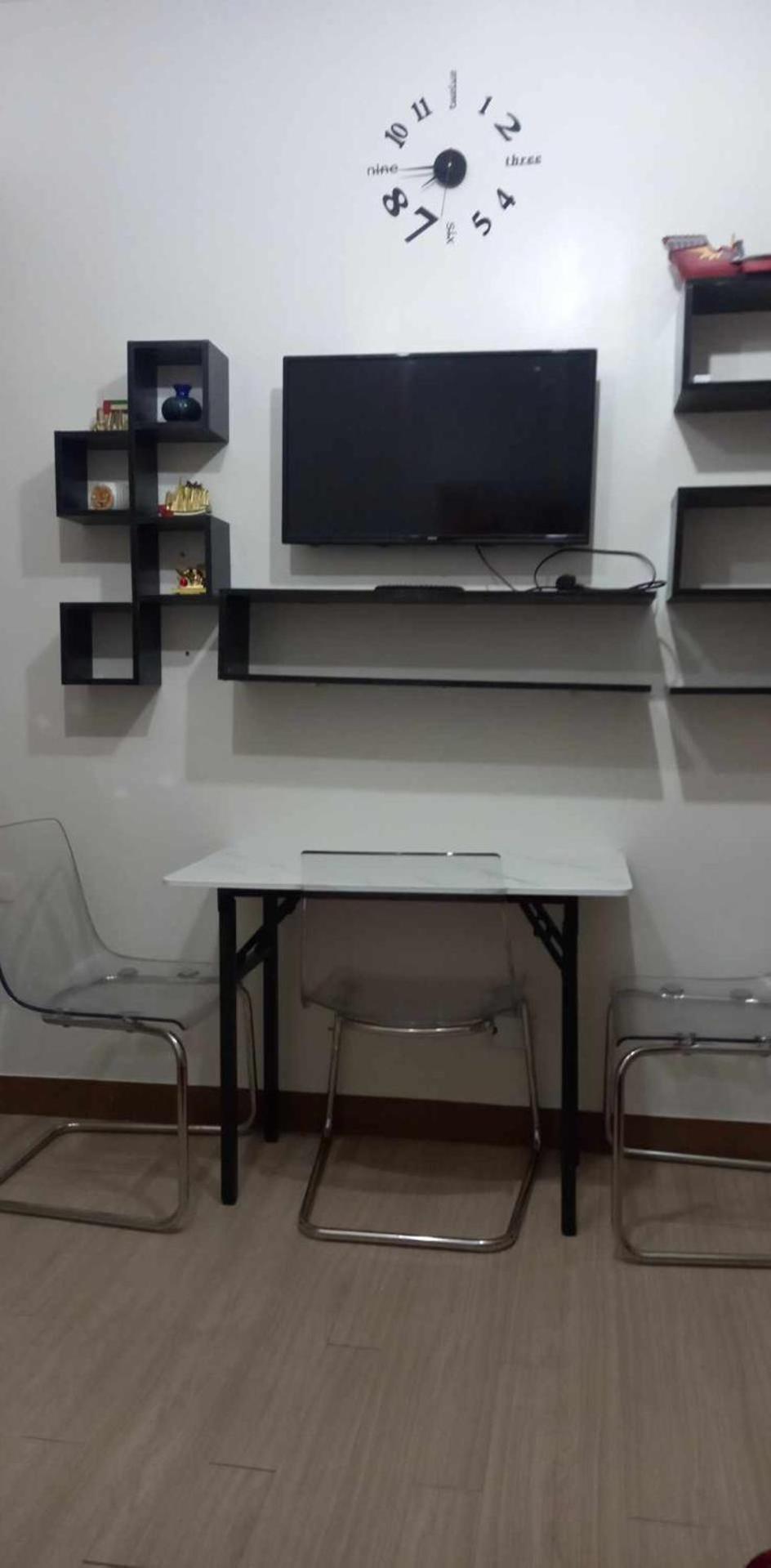 1bedroom Fully Furnished With Netflix & Free Wifi In Trees Residences * Manila