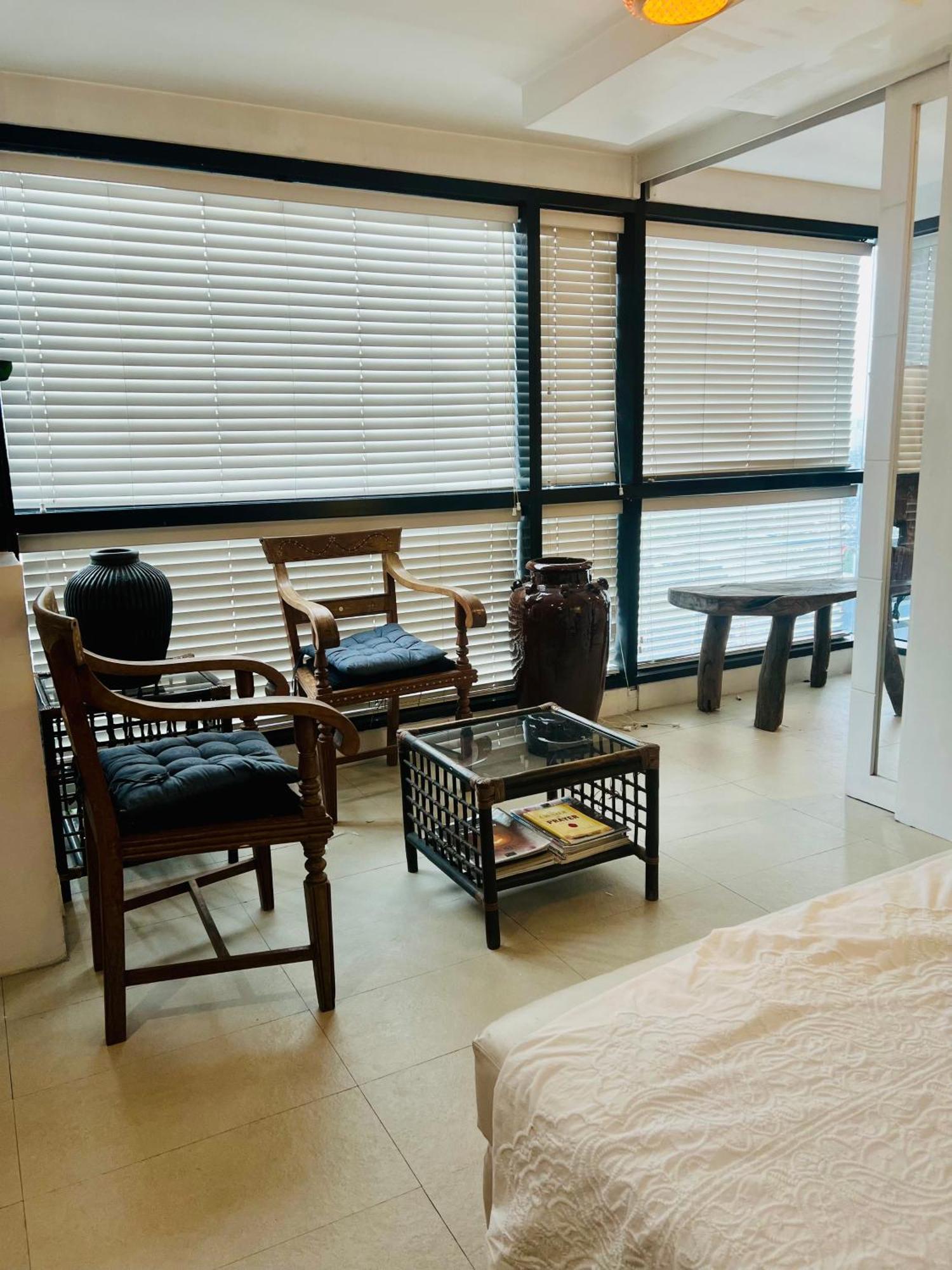 Apartment Spacious 1br Steps To Megamall Ortigas View *