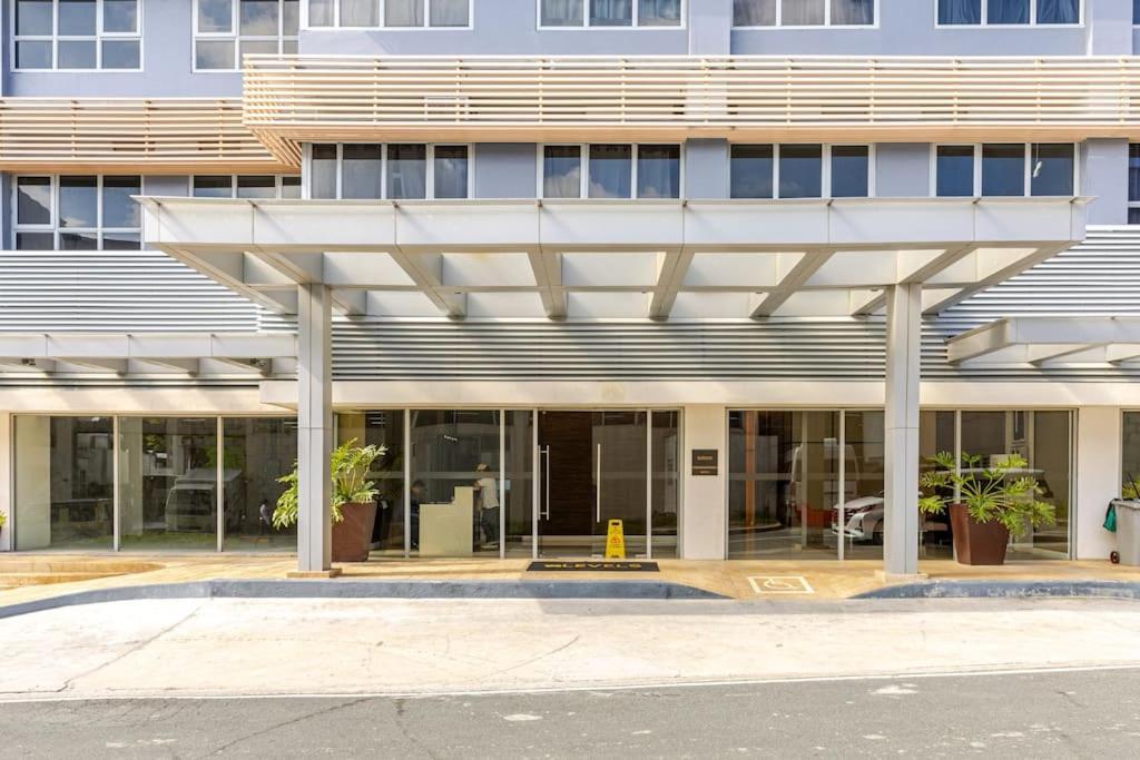 Perfect For In Levels Burbank Apartamento *