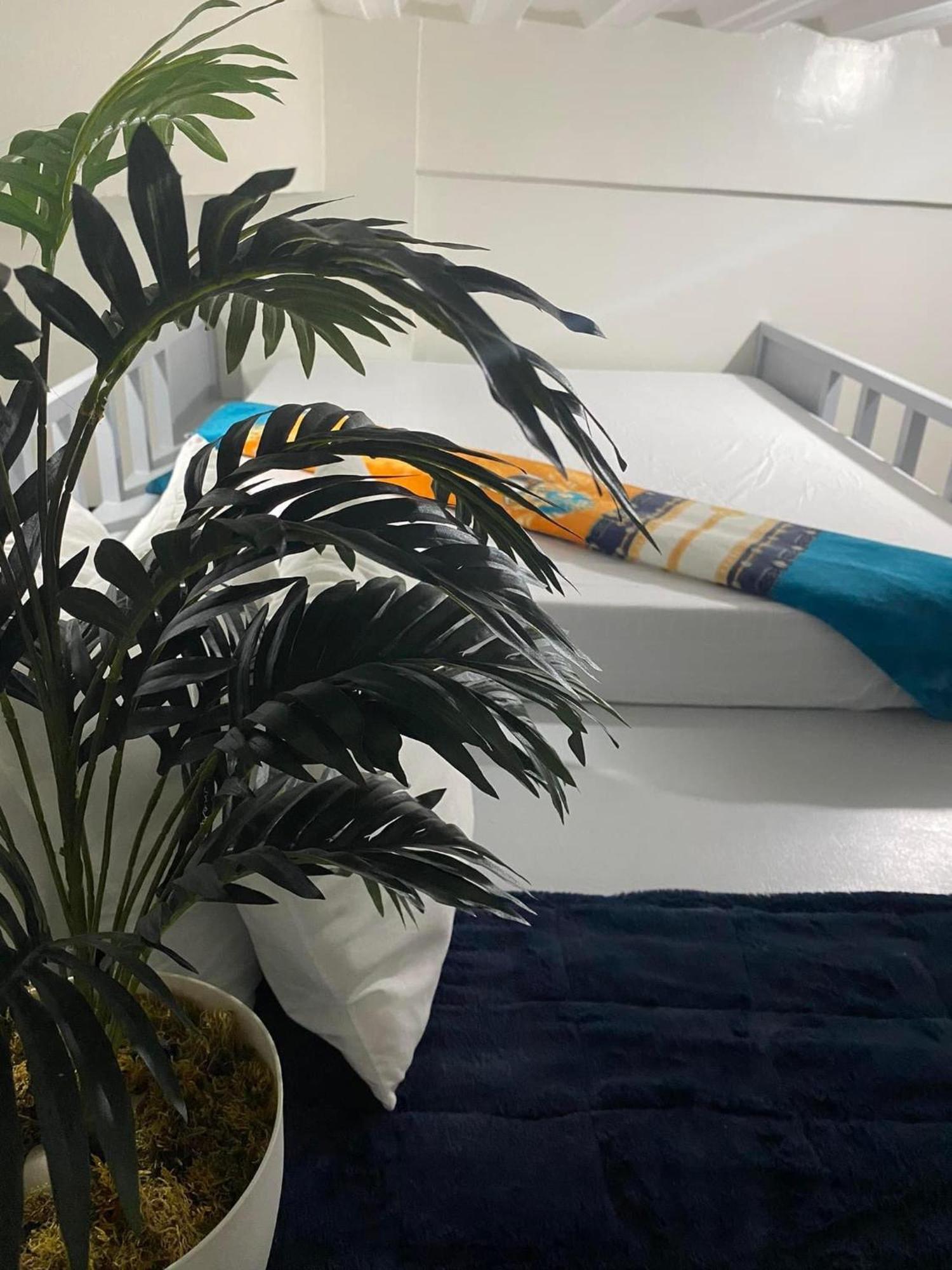 Affordable Near In Naia Apartment *